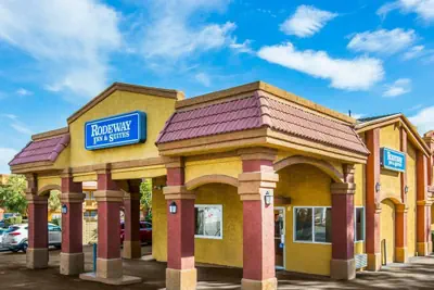 Photo 2 - Rodeway Inn & Suites Corona