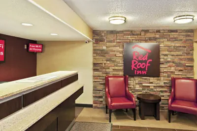 Photo 2 - Red Roof Inn Detroit - Farmington Hills