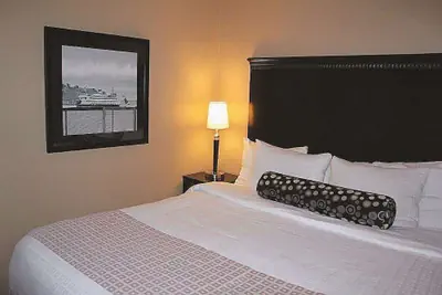Photo 5 - La Quinta Inn & Suites by Wyndham Seattle Downtown