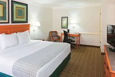 Photo 3 - Rodeway Inn