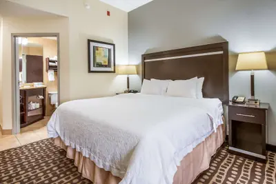 Photo 4 - Hampton Inn Columbus-West