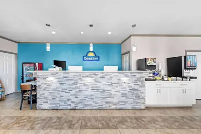 Photo 4 - Days Inn by Wyndham Gainesville