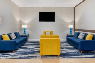 Photo 4 - Comfort Inn & Suites Danbury-Bethel