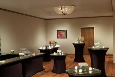 Photo 5 - Sheraton Minneapolis West Hotel