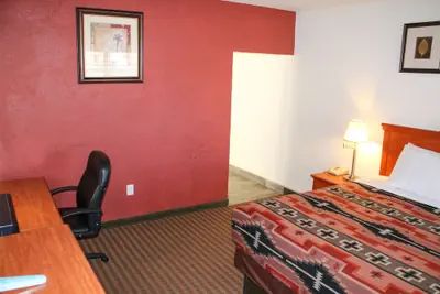 Photo 4 - The Classic Desert Aire Hotel
