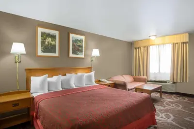 Photo 4 - Royal Inn Provo