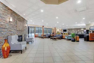 Photo 5 - Clarion Inn Asheville Airport