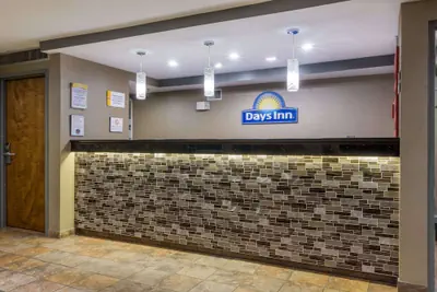 Photo 3 - Days Inn by Wyndham Florence Cincinnati Area