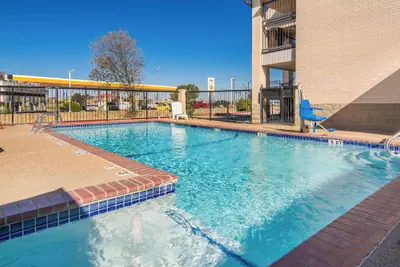 Photo 2 - Quality Inn & Suites Weatherford