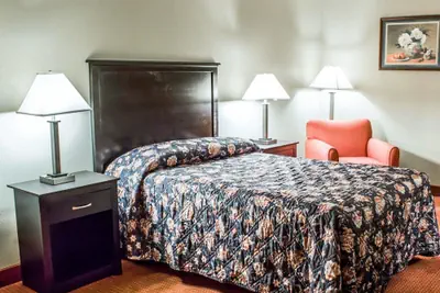 Photo 2 - Econo Lodge Burlington I-40