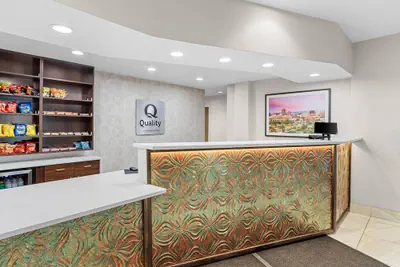 Photo 5 - Quality Inn & Suites Sunport Airport Albuquerque
