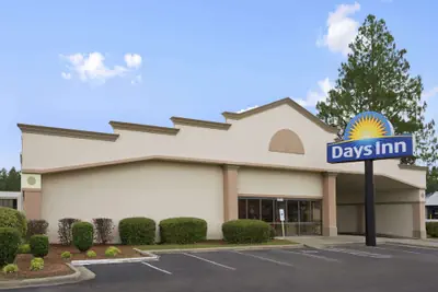 Photo 2 - Days Inn by Wyndham Fayetteville-South/I-95 Exit 49