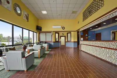Photo 4 - Days Inn by Wyndham Fayetteville-South/I-95 Exit 49