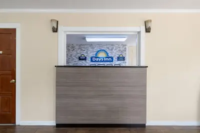 Photo 3 - Days Inn by Wyndham Canton