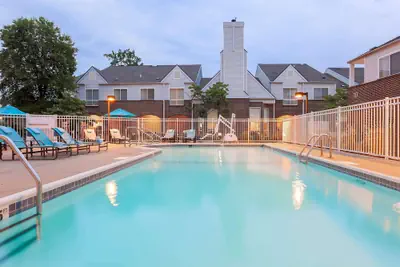 Photo 2 - Sonesta ES Suites Cincinnati - Blue Ash