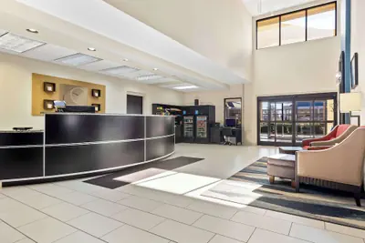 Photo 3 - Comfort Suites Lumberton North