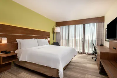 Photo 4 - Holiday Inn Express & Suites Santa Ana - Orange County by IHG
