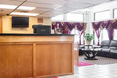 Photo 4 - Econo Lodge Kansas City Downtown North