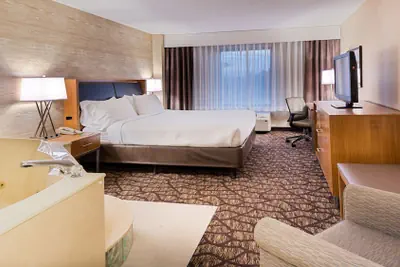 Photo 4 - Holiday Inn Hotel & Suites Warren by IHG
