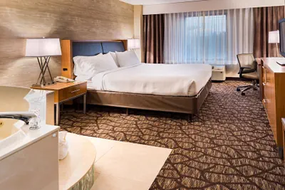 Photo 3 - Holiday Inn Hotel & Suites Warren by IHG