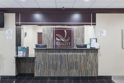 Photo 5 - Quality Inn & Suites Cincinnati Downtown Area