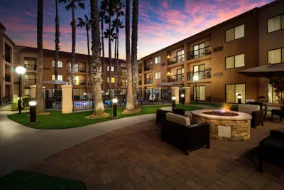 Photo 2 - Sonesta Select Huntington Beach Fountain Valley