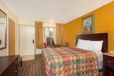 Photo 5 - Days Inn by Wyndham Chester
