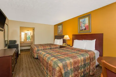 Photo 4 - Days Inn by Wyndham Chester
