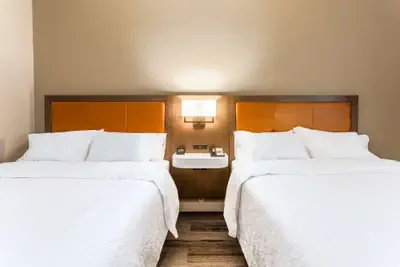 Photo 5 - Hampton Inn - Cedar Rapids