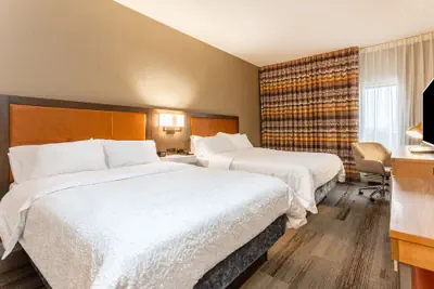 Photo 4 - Hampton Inn - Cedar Rapids
