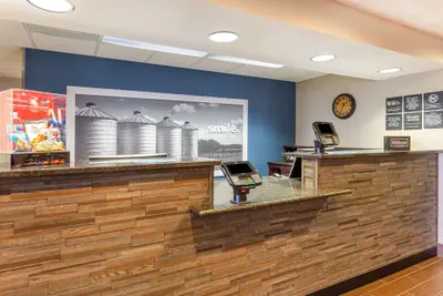 Photo 3 - Hampton Inn - Cedar Rapids