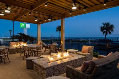 Photo 2 - Holiday Inn Resort: Galveston-On The Beach by IHG