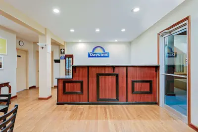 Photo 2 - Days Inn by Wyndham Fairmont