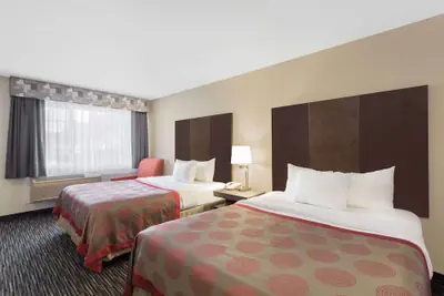 Photo 4 - Ramada by Wyndham Monterey