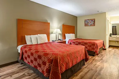 Photo 4 - Econo Lodge Athens I-65