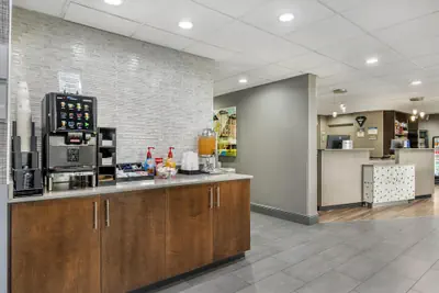 Photo 4 - Best Western Plus Indianapolis NW Hotel