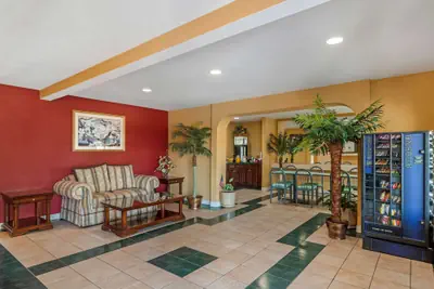Photo 3 - Econo Lodge Union City - Atlanta South