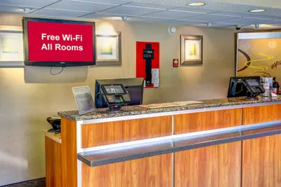 Photo 3 - Red Roof Inn Pensacola – I-10 at Davis Highway
