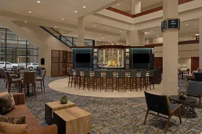Photo 2 - Des Moines Marriott Downtown