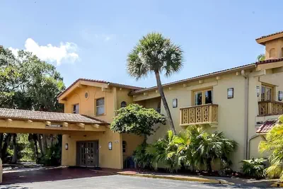 Photo 2 - Red Roof Inn Tampa Bay - St Petersburg