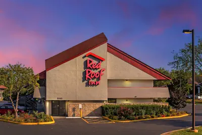 Photo 2 - Red Roof Inn Milwaukee – Airport/Oak Creek
