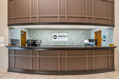 Photo 4 - Clarion Pointe Louisville East
