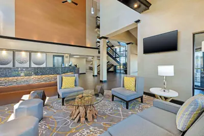 Photo 4 - Best Western Ashbury Inn
