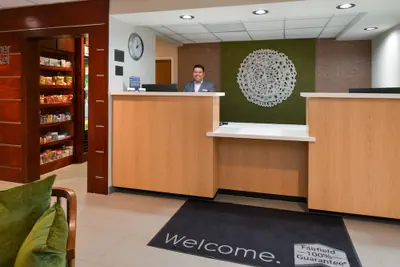 Photo 2 - Fairfield Inn & Suites by Marriott Arlington Six Flags