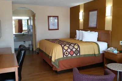 Photo 5 - Super 8 by Wyndham Waco/Mall area TX