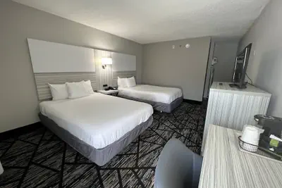 Photo 4 - Baymont by Wyndham Peoria