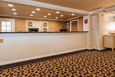 Photo 2 - Lompoc Valley Inn and Suites