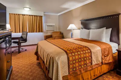 Photo 4 - Lompoc Valley Inn and Suites