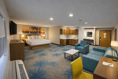 Photo 5 - Days Inn by Wyndham Sturgis