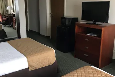 Photo 4 - Capital Plaza Hotel